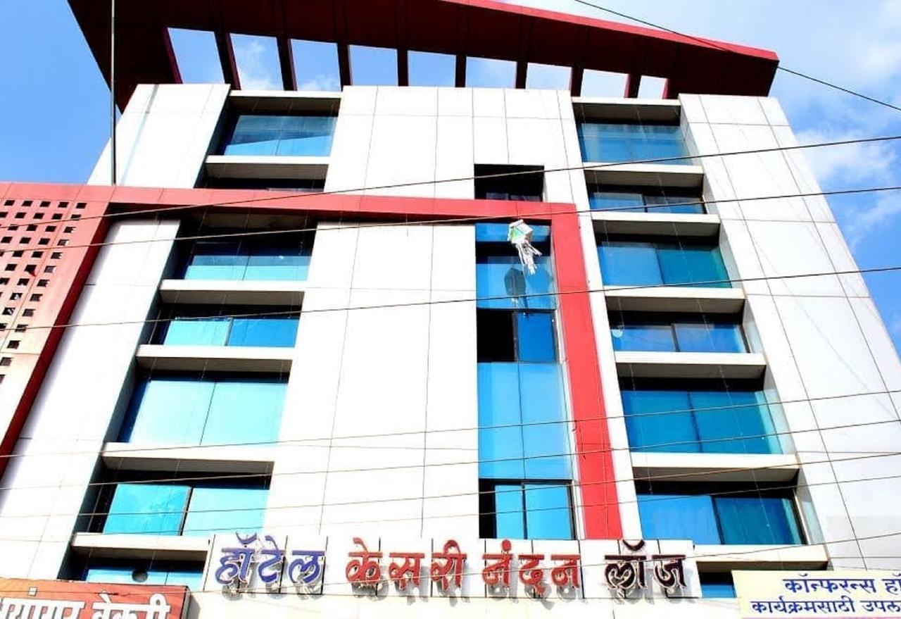 Hotel Kesari Nandan Lātūr Esterno foto