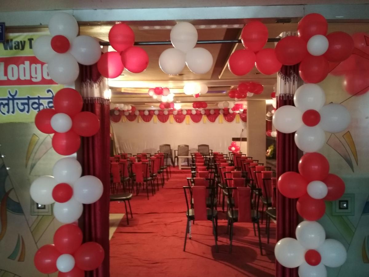 Hotel Kesari Nandan Lātūr Esterno foto